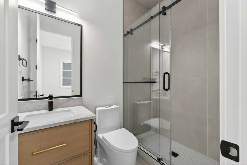 960 South Shore Terrace Chestermere AB T1X 2S2