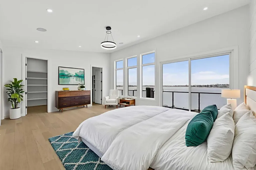 960 South Shore Terrace Chestermere AB T1X 2S2
