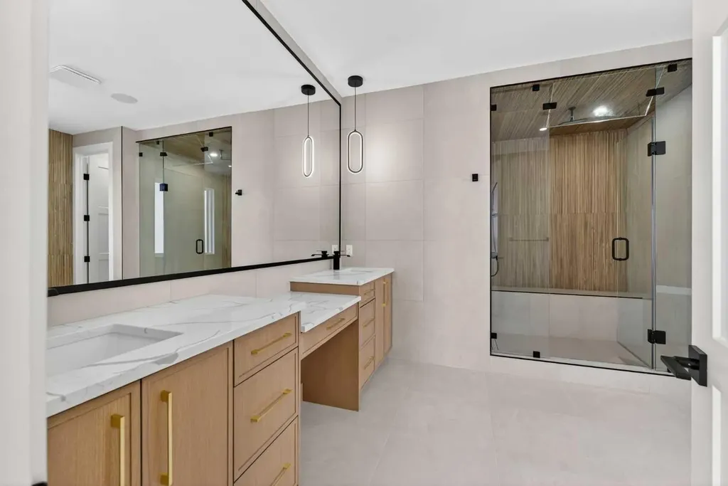 960 South Shore Terrace Chestermere AB T1X 2S2