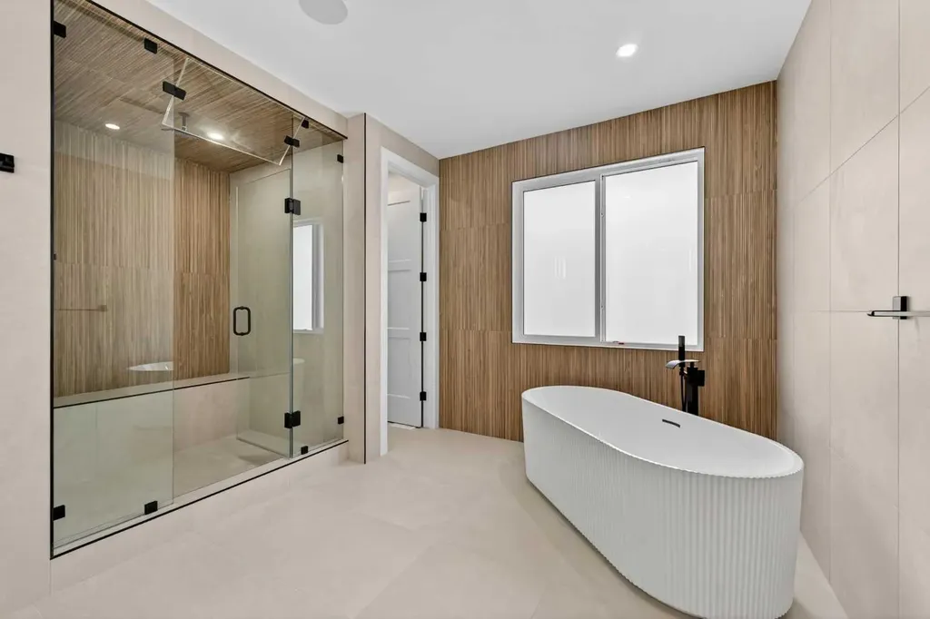 960 South Shore Terrace Chestermere AB T1X 2S2