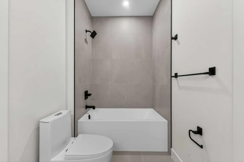 960 South Shore Terrace Chestermere AB T1X 2S2