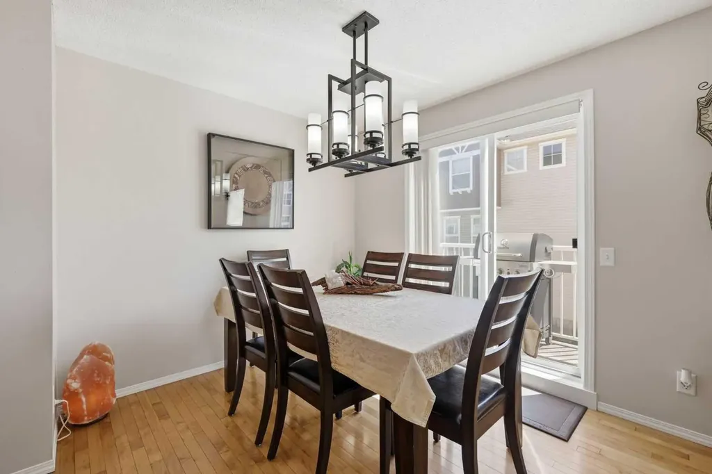 270 Elgin Way SE Calgary AB T2Z 4T4