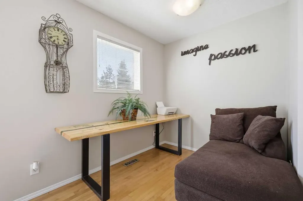 270 Elgin Way SE Calgary AB T2Z 4T4