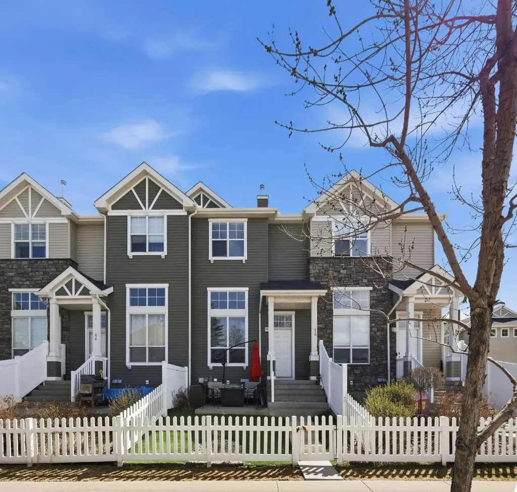 270 Elgin Way SE Calgary AB T2Z 4T4