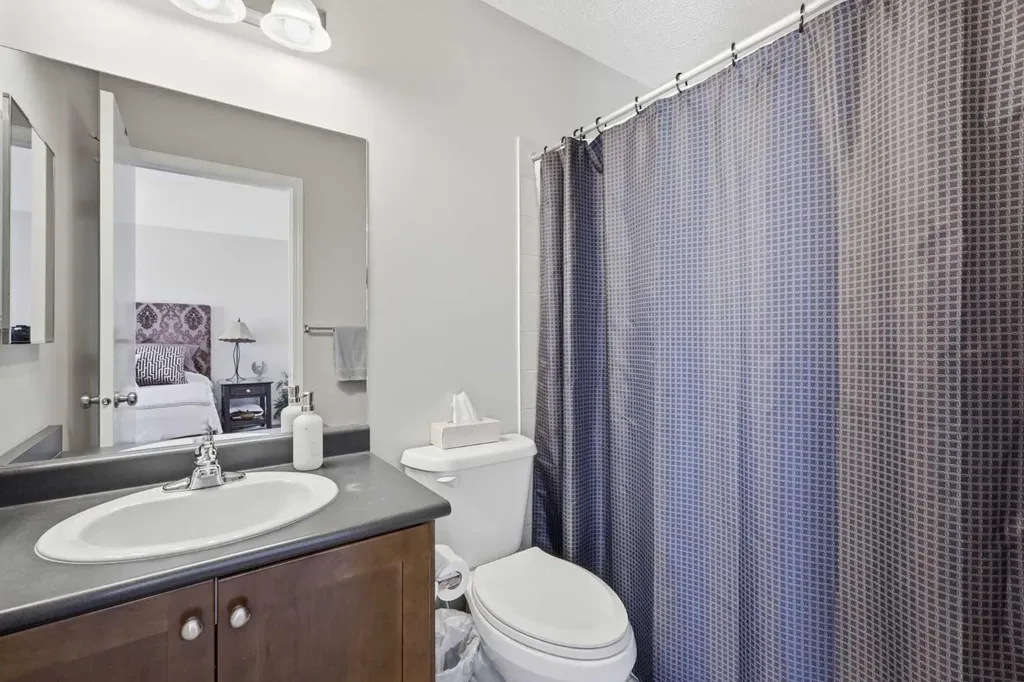 270 Elgin Way SE Calgary AB T2Z 4T4