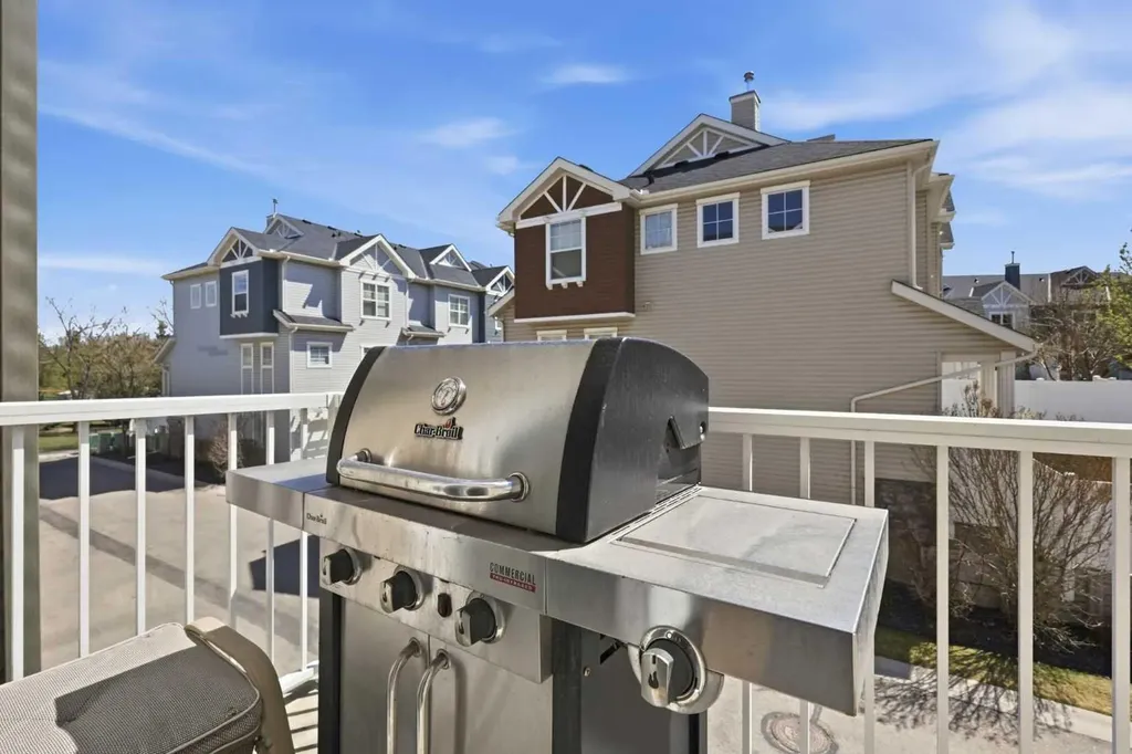 270 Elgin Way SE Calgary AB T2Z 4T4