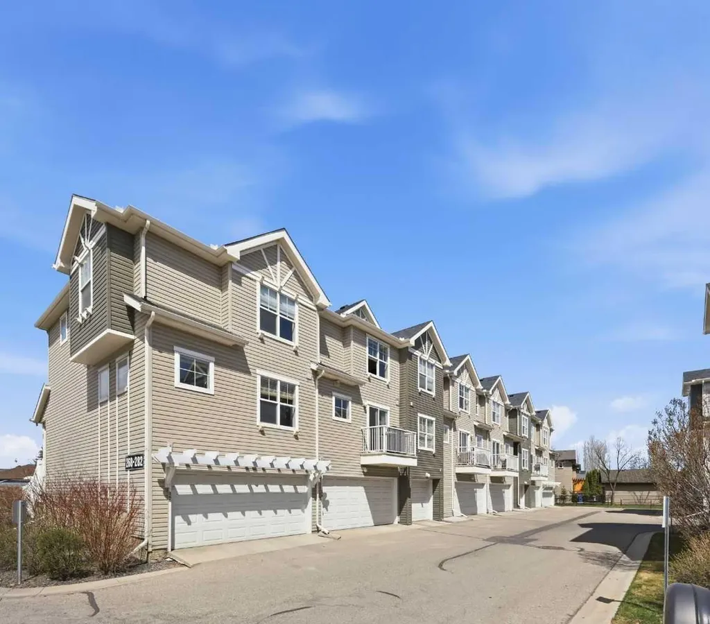 270 Elgin Way SE Calgary AB T2Z 4T4