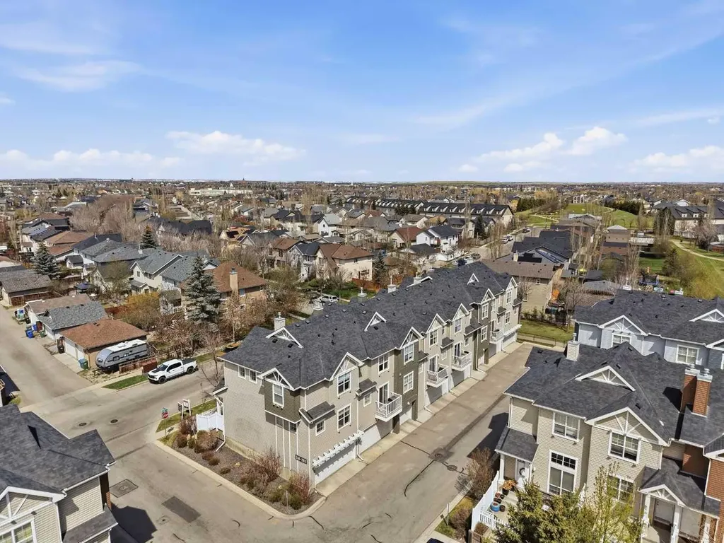 270 Elgin Way SE Calgary AB T2Z 4T4