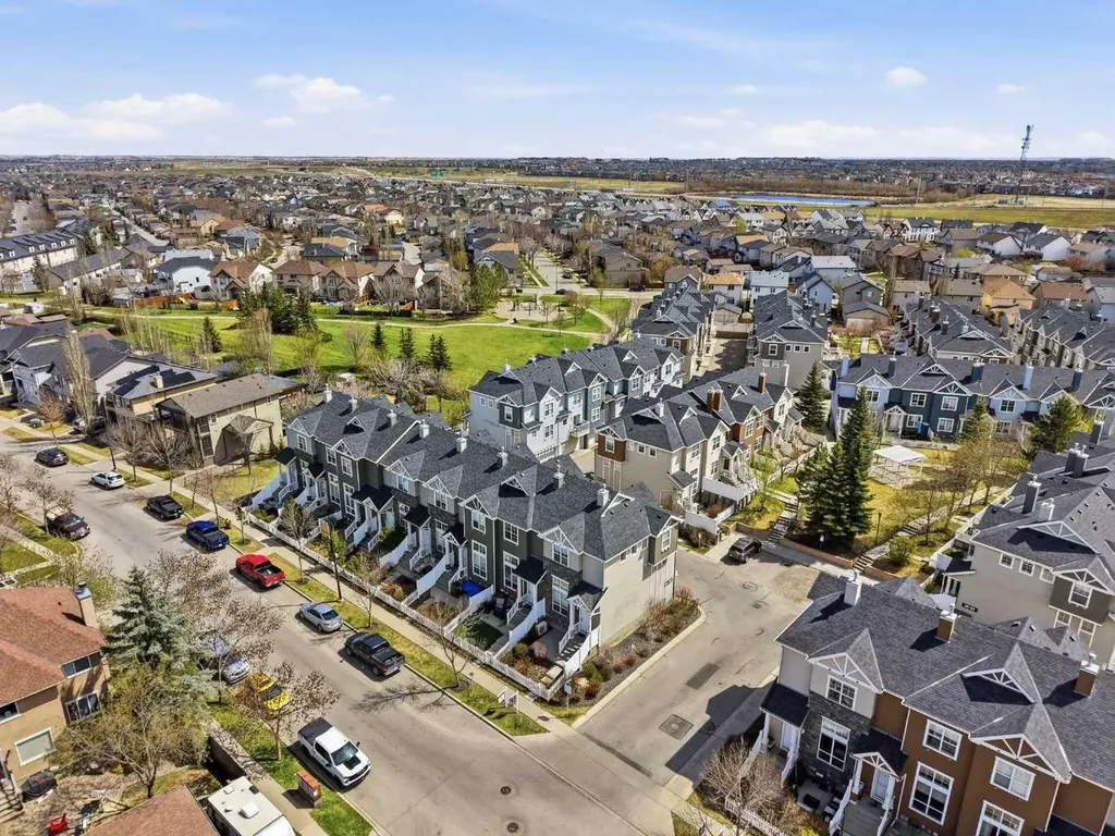 270 Elgin Way SE Calgary AB T2Z 4T4