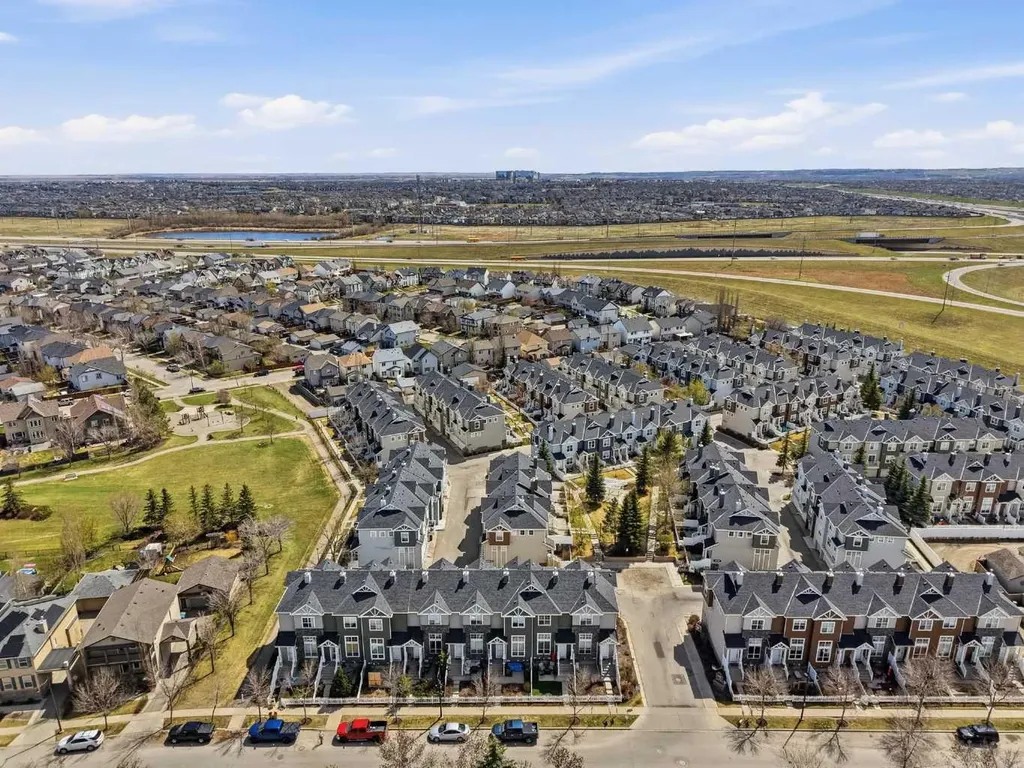270 Elgin Way SE Calgary AB T2Z 4T4