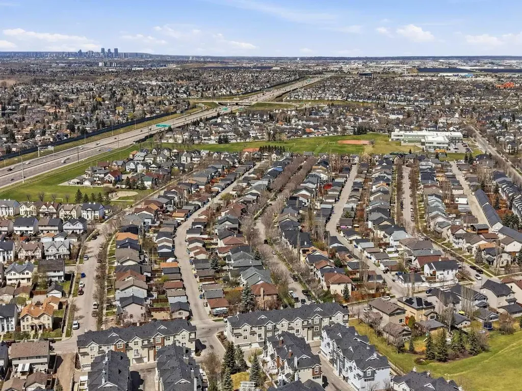 270 Elgin Way SE Calgary AB T2Z 4T4