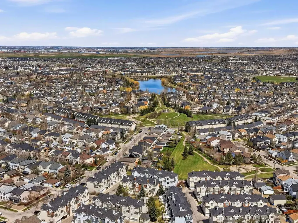 270 Elgin Way SE Calgary AB T2Z 4T4