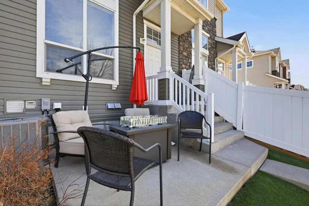 270 Elgin Way SE Calgary AB T2Z 4T4