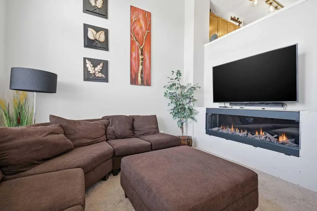 270 Elgin Way SE Calgary AB T2Z 4T4