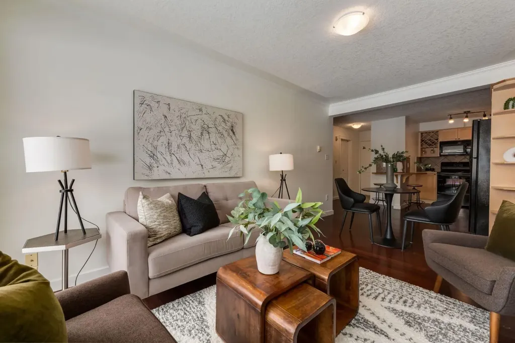 308 24 Avenue SW Calgary AB T2S 0K2