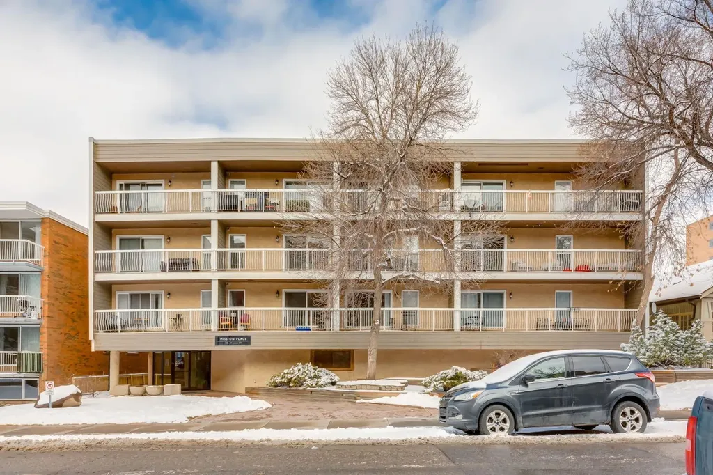 308 24 Avenue SW Calgary AB T2S 0K2