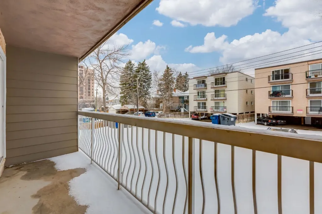 308 24 Avenue SW Calgary AB T2S 0K2