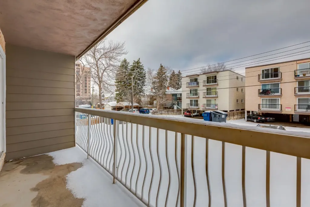 308 24 Avenue SW Calgary AB T2S 0K2
