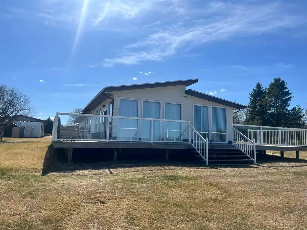 303 Cumming Drive Brightsand Lake SK S0M1J0