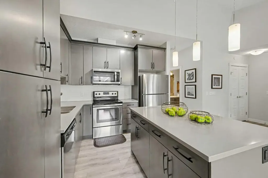117 Livingston Common NE Calgary AB T3P 1K1