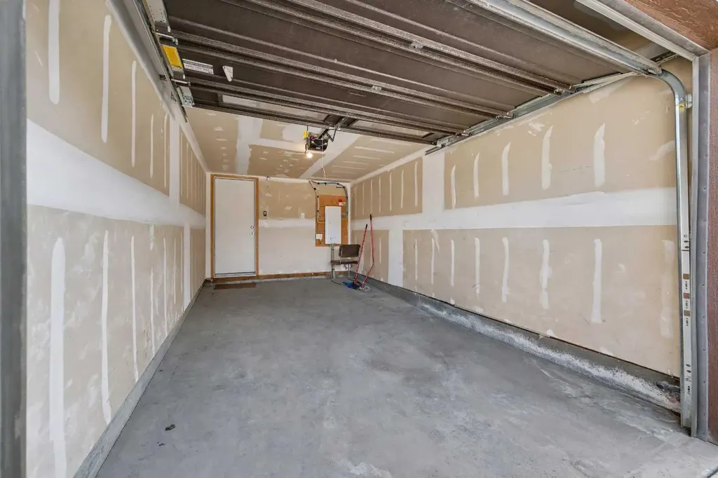 117 Livingston Common NE Calgary AB T3P 1K1