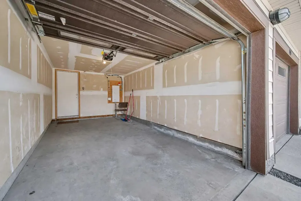 117 Livingston Common NE Calgary AB T3P 1K1