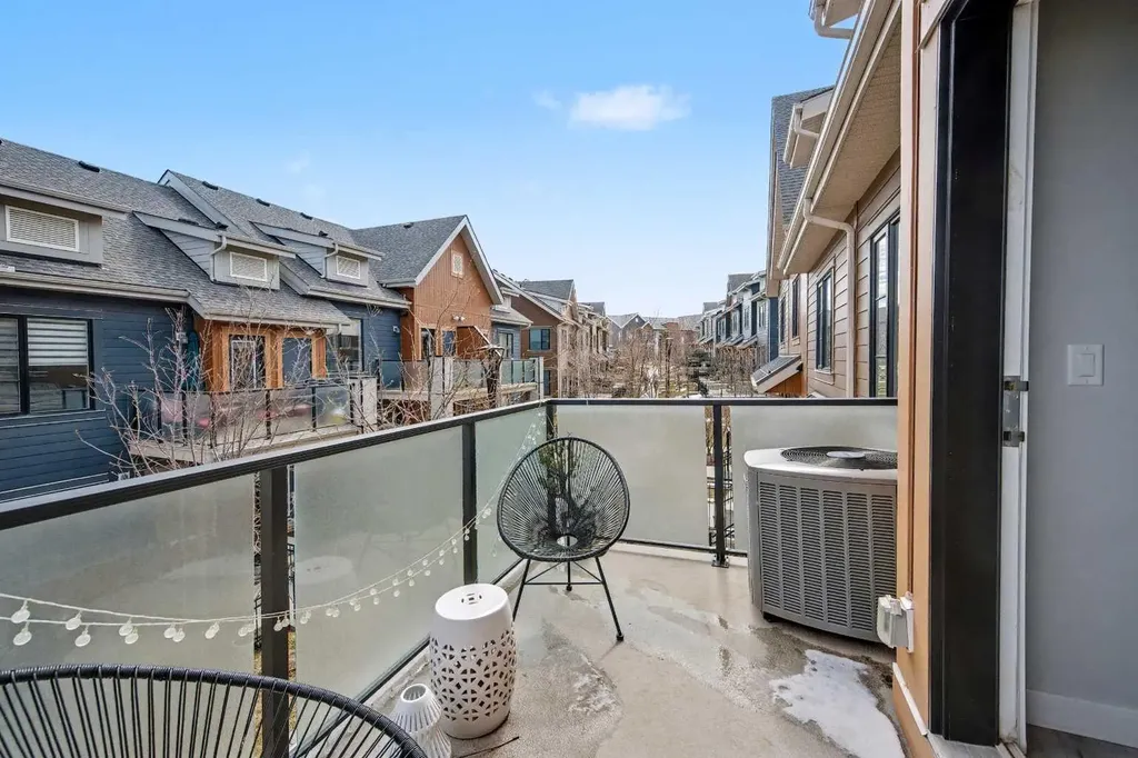 117 Livingston Common NE Calgary AB T3P 1K1