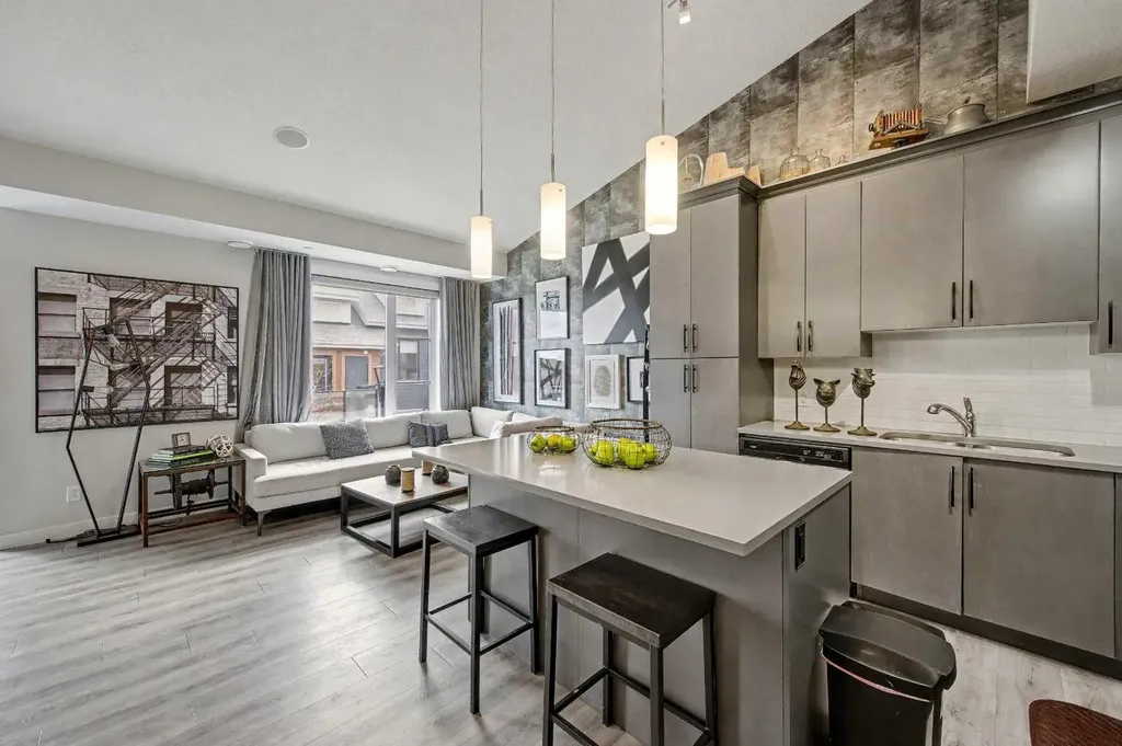 117 Livingston Common NE Calgary AB T3P 1K1