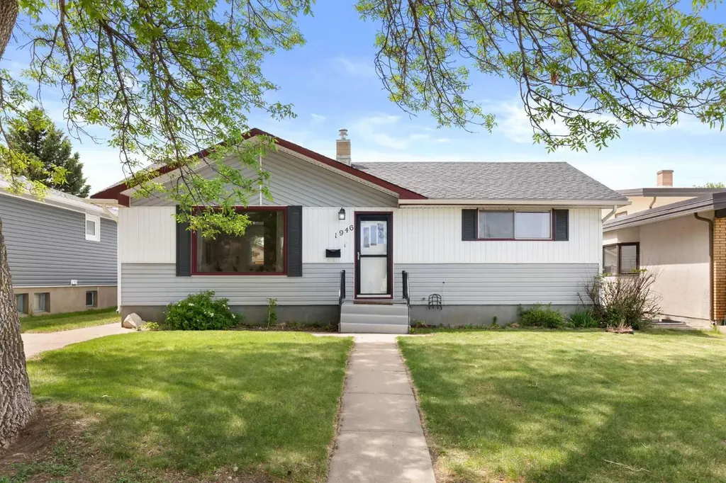 1946 17 Avenue SE Medicine Hat AB T1A 3V4