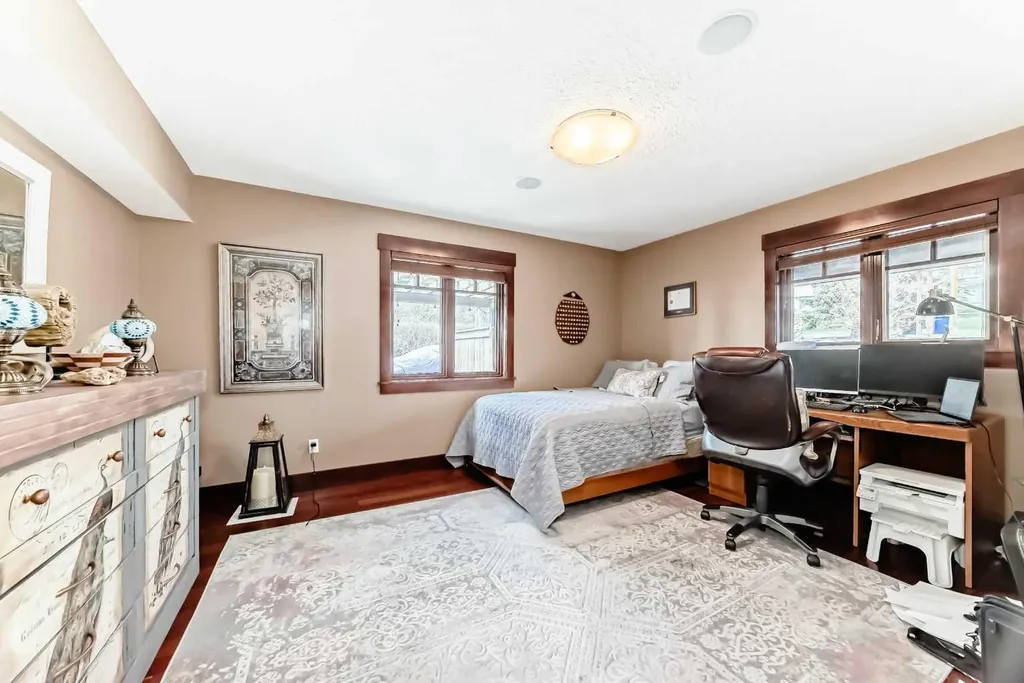 10909 Eamon Road NW Calgary AB T3G 5H2