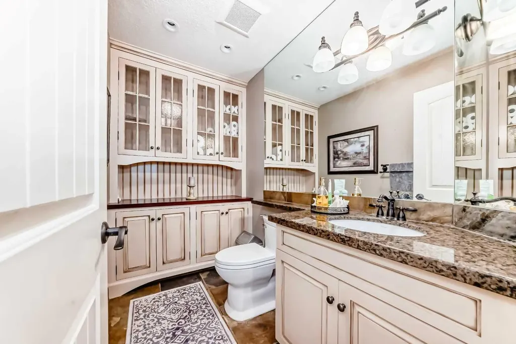 10909 Eamon Road NW Calgary AB T3G 5H2