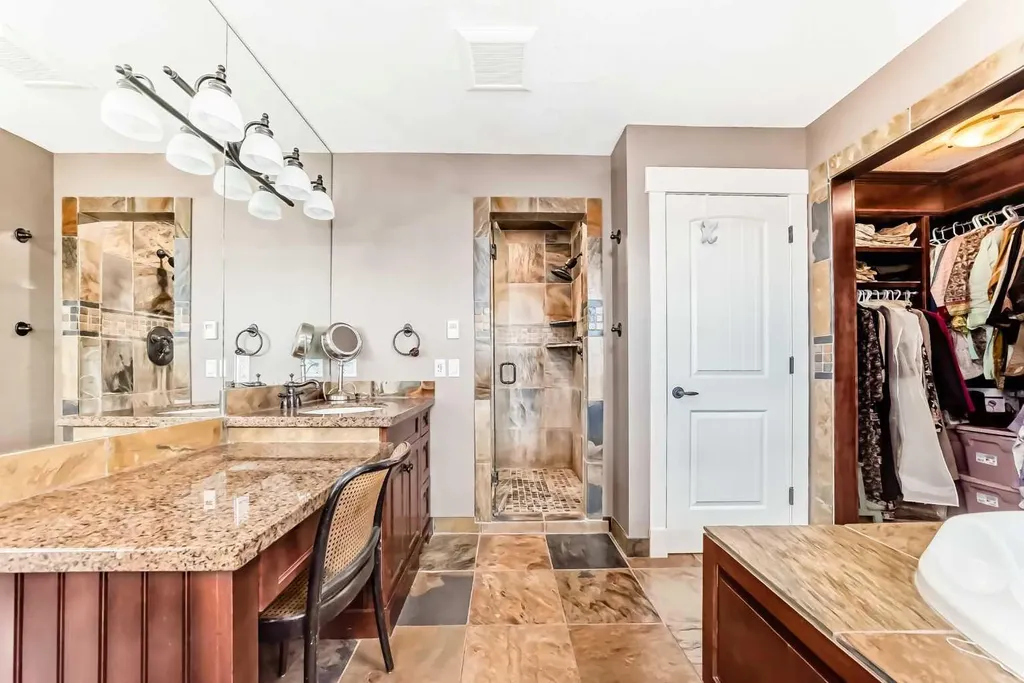 10909 Eamon Road NW Calgary AB T3G 5H2