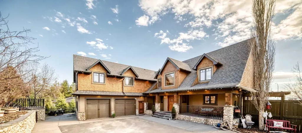 10909 Eamon Road NW Calgary AB T3G 5H2
