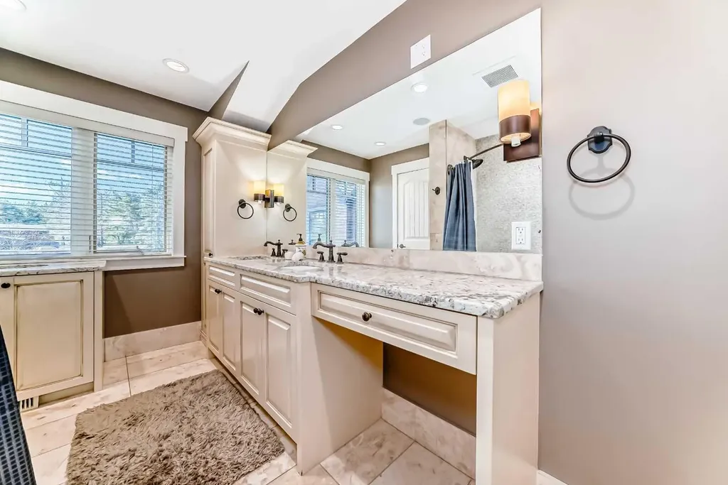 10909 Eamon Road NW Calgary AB T3G 5H2