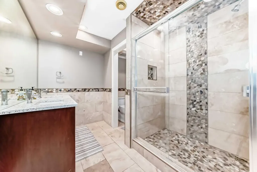 10909 Eamon Road NW Calgary AB T3G 5H2