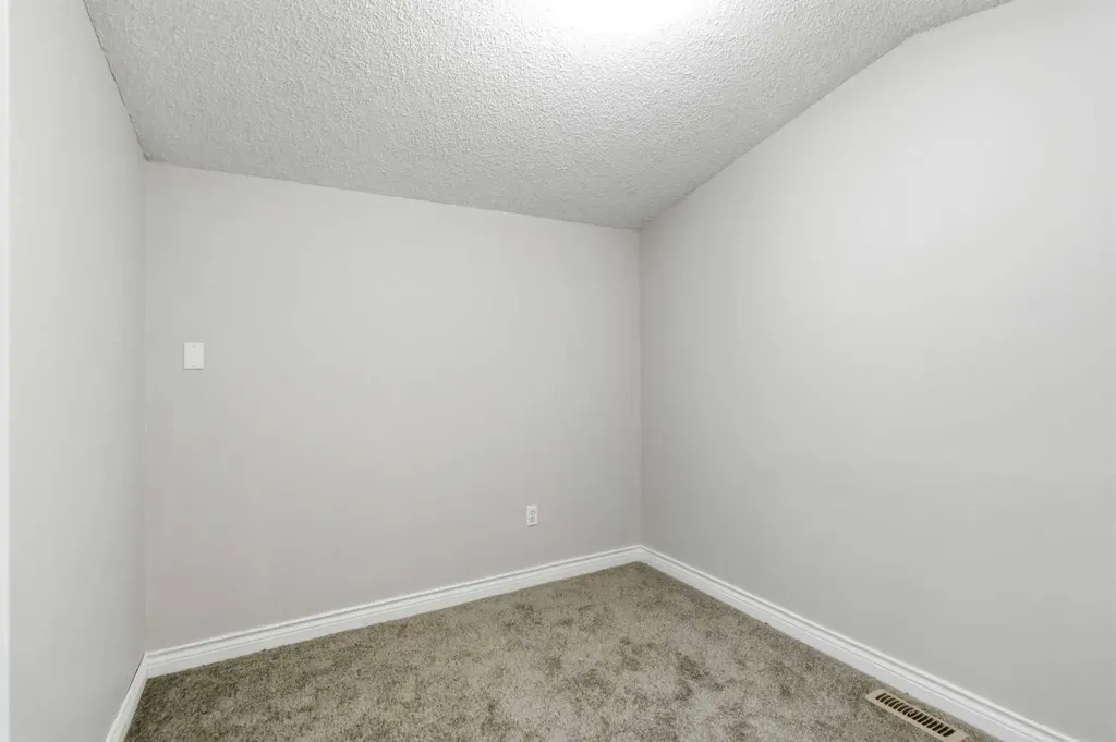 126 Community Lane Saprae Creek AB T9H 5B4