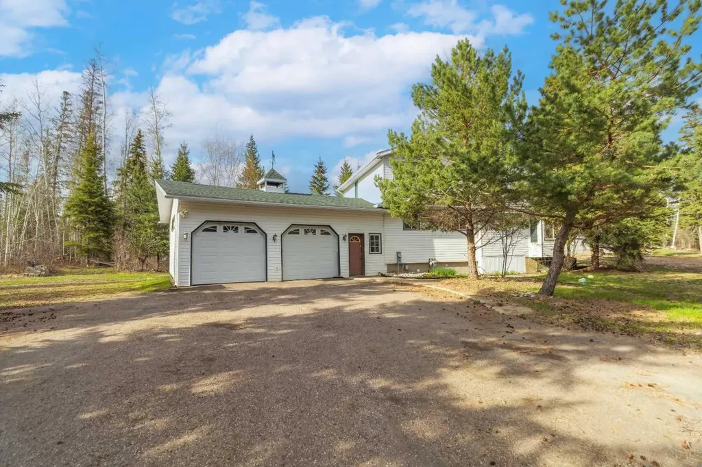 126 Community Lane Saprae Creek AB T9H 5B4
