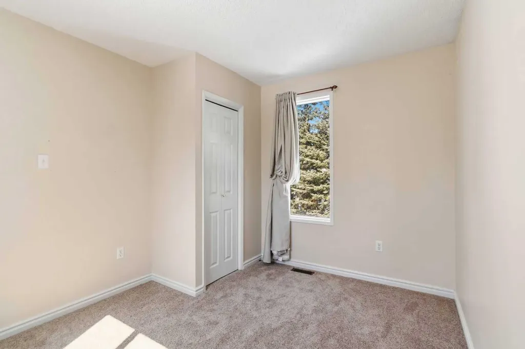 126 Community Lane Saprae Creek AB T9H 5B4