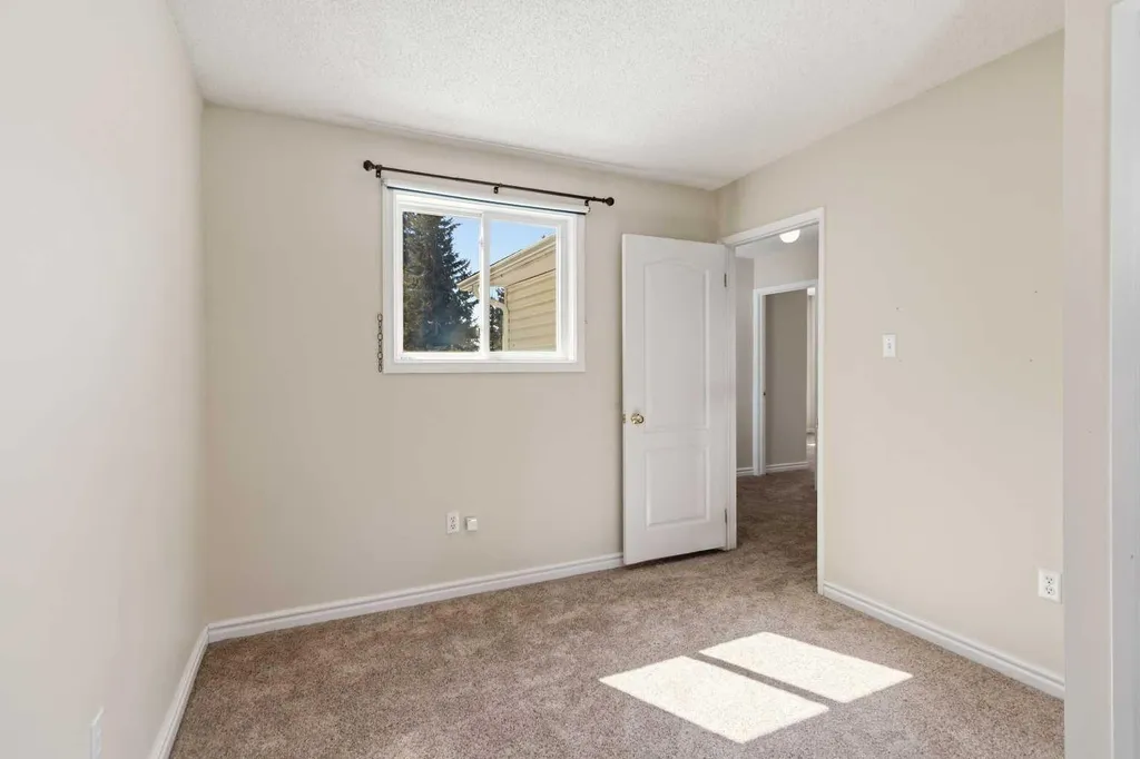 126 Community Lane Saprae Creek AB T9H 5B4