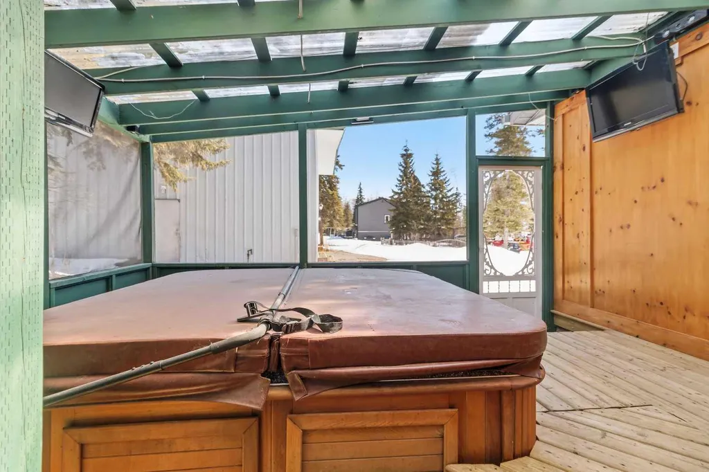 126 Community Lane Saprae Creek AB T9H 5B4