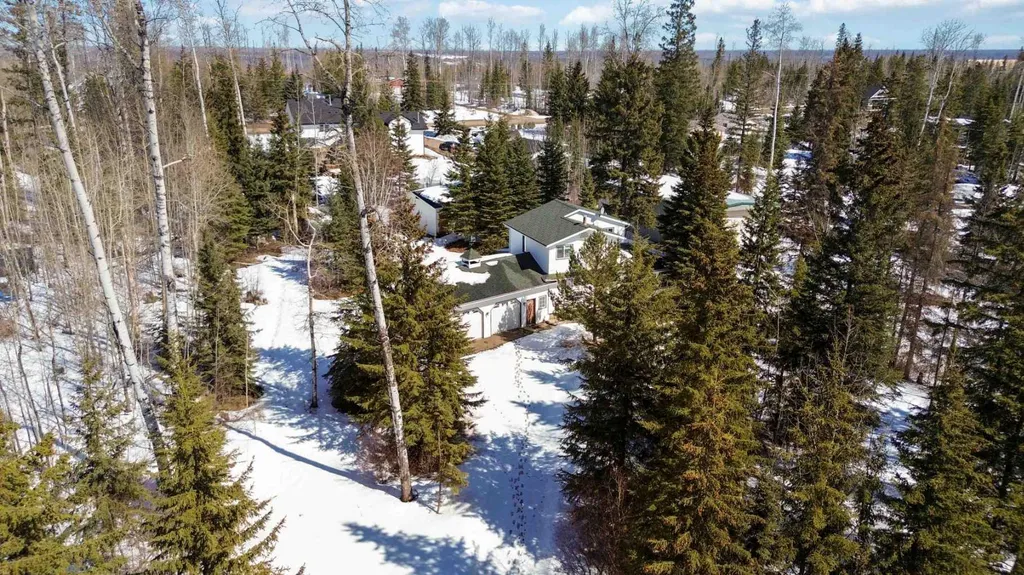 126 Community Lane Saprae Creek AB T9H 5B4