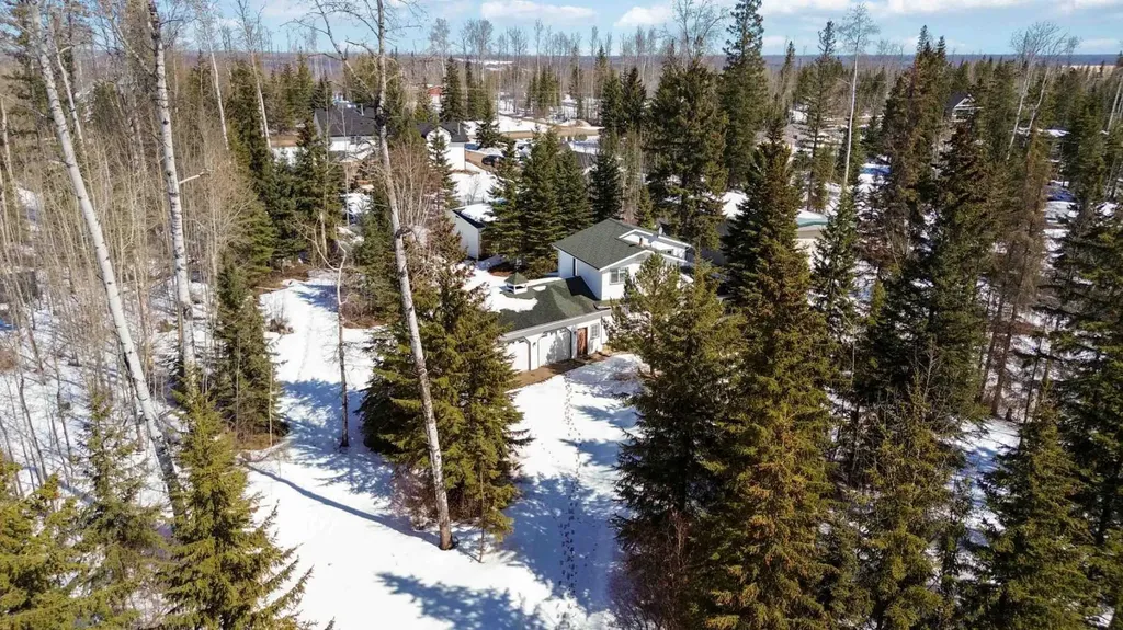 126 Community Lane Saprae Creek AB T9H 5B4