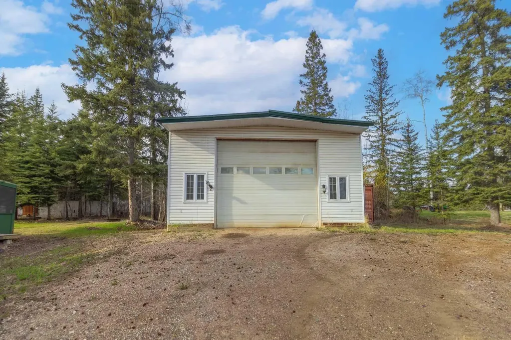 126 Community Lane Saprae Creek AB T9H 5B4
