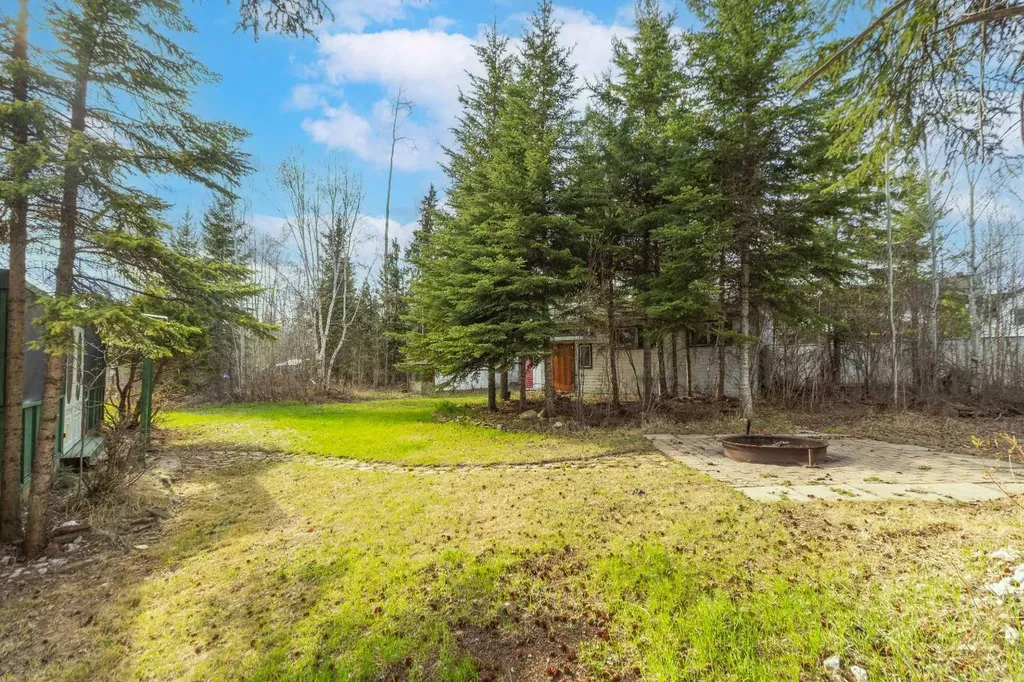126 Community Lane Saprae Creek AB T9H 5B4