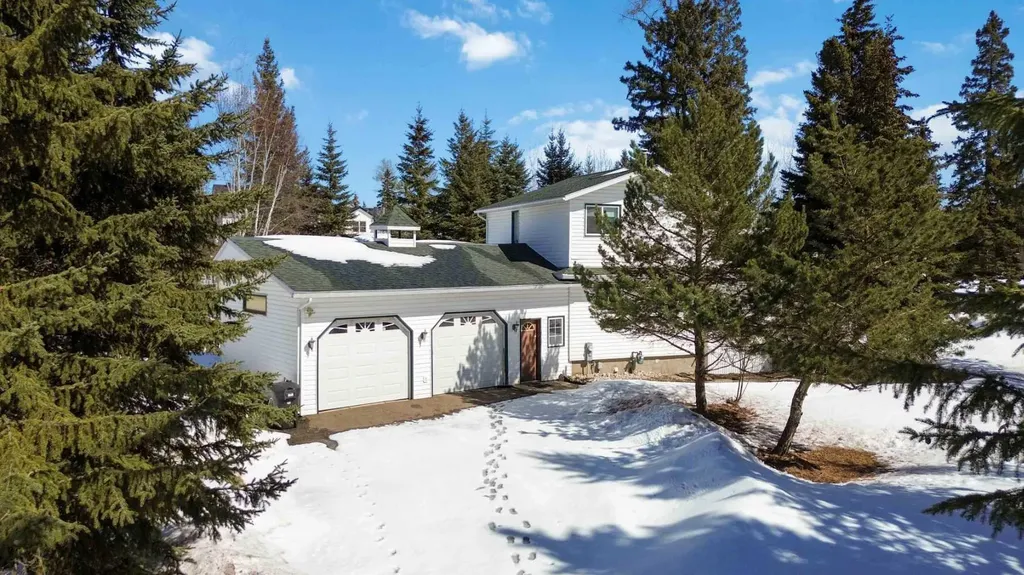 126 Community Lane Saprae Creek AB T9H 5B4