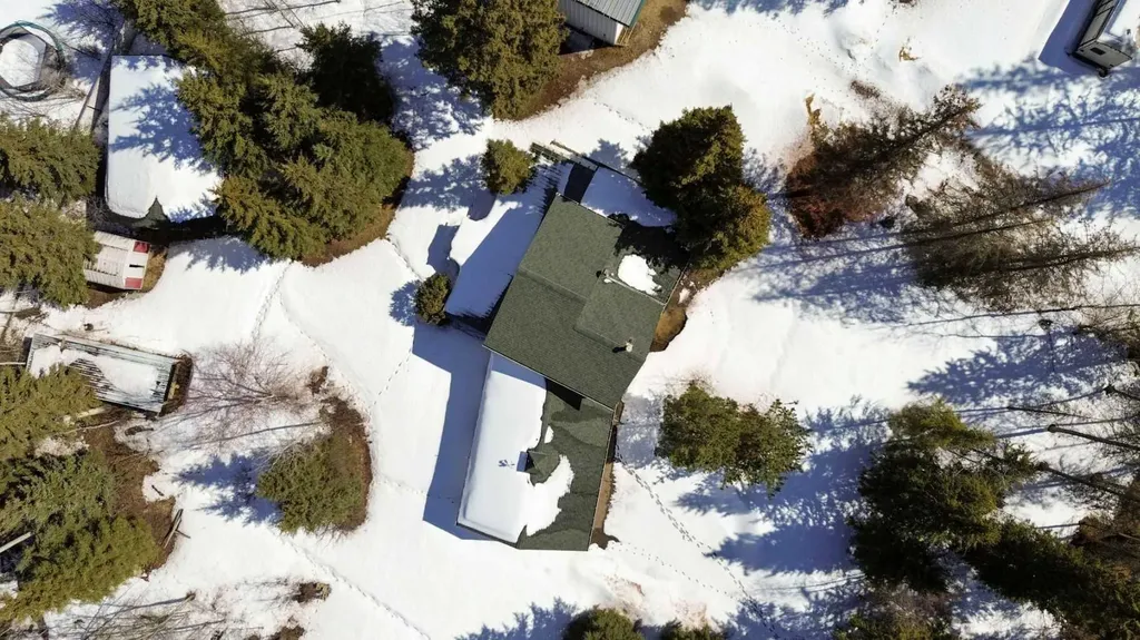 126 Community Lane Saprae Creek AB T9H 5B4