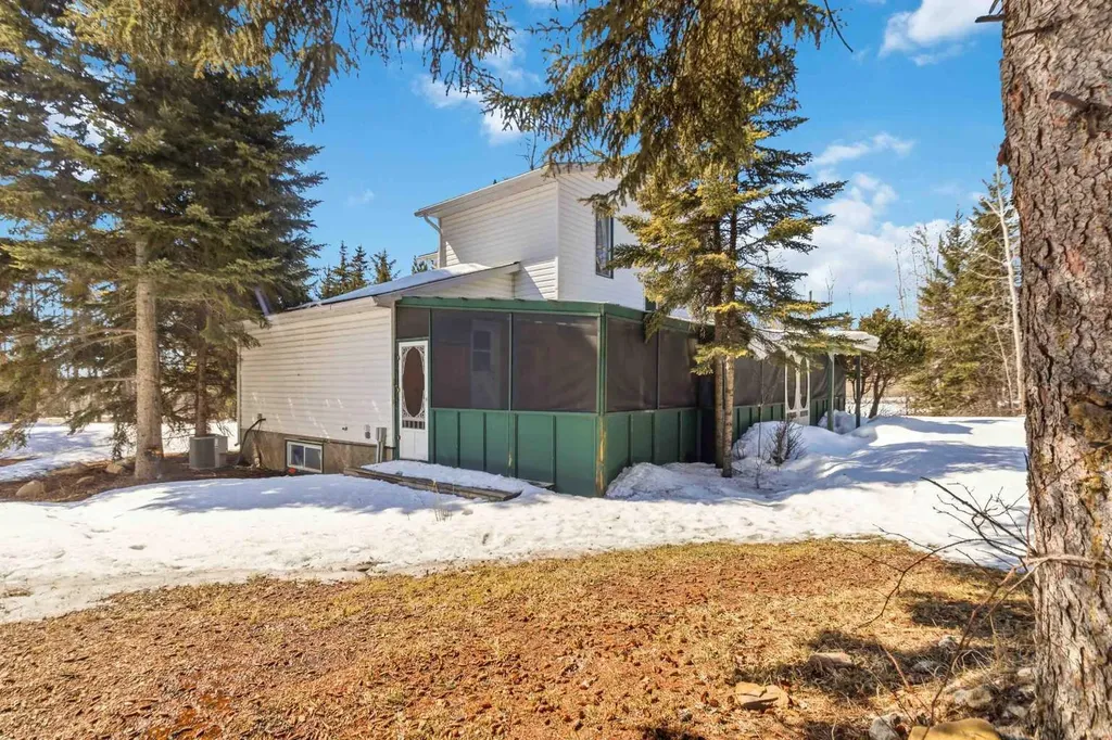 126 Community Lane Saprae Creek AB T9H 5B4