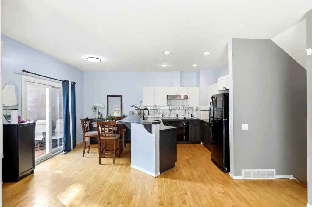 45 Patterson Hill SW Calgary AB T3H 2E6
