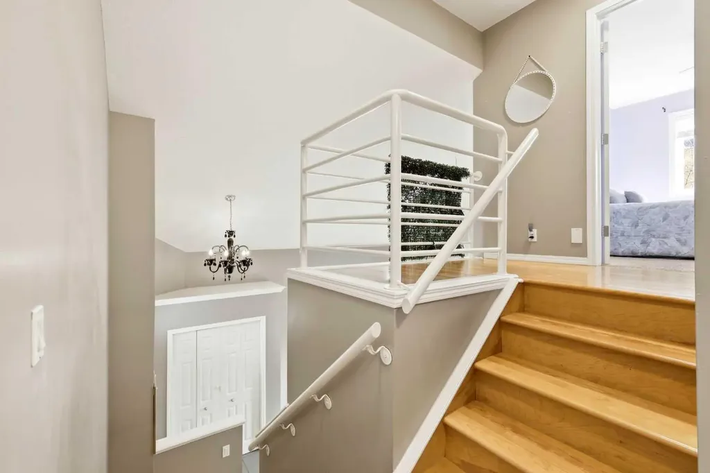 45 Patterson Hill SW Calgary AB T3H 2E6