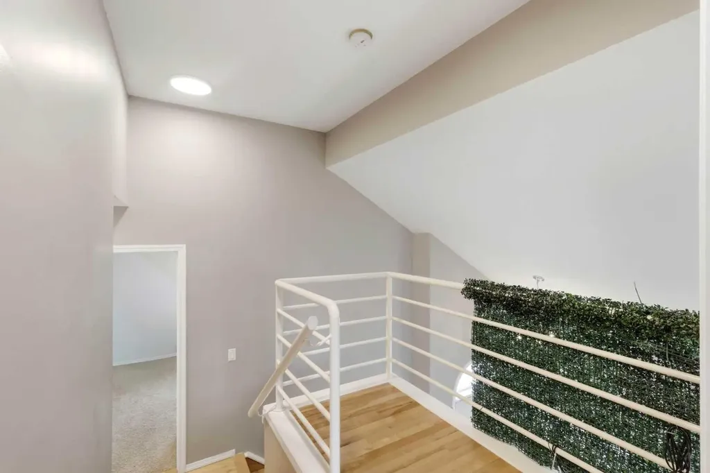 45 Patterson Hill SW Calgary AB T3H 2E6